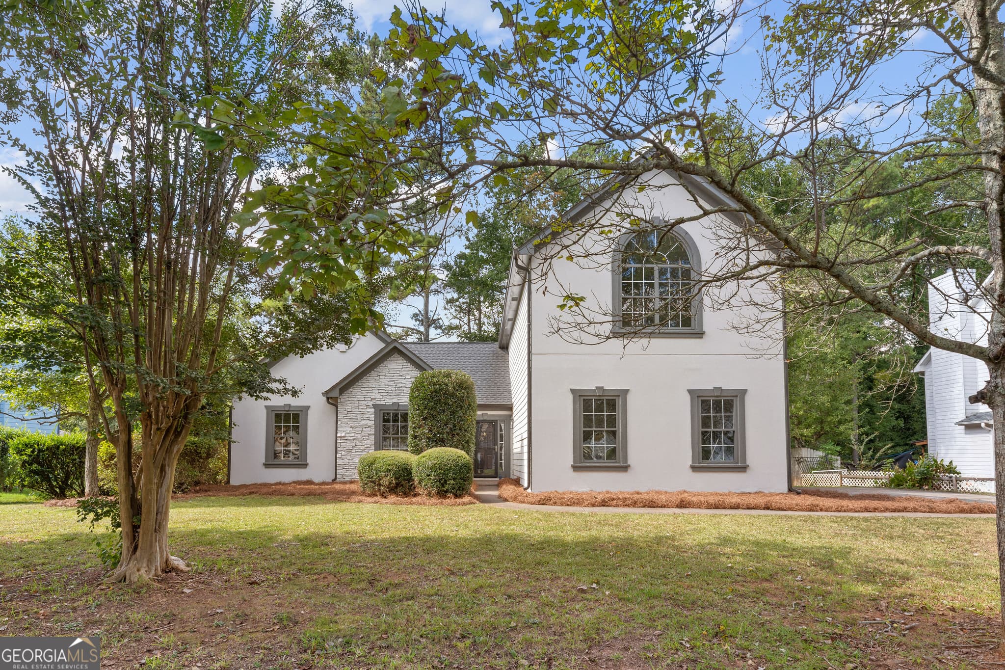 4 bedroom, 2 bathroom, 2,221 sq ft single family residence for sale at 5500 Arrowind Road, Lilburn, GA 30047