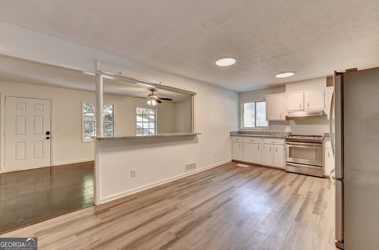 4 bedroom, 2.5 bathroom, 2,542 sq ft single family residence for sale at 1578 Wildwood Road, Marietta, GA 30062 — photo 9
