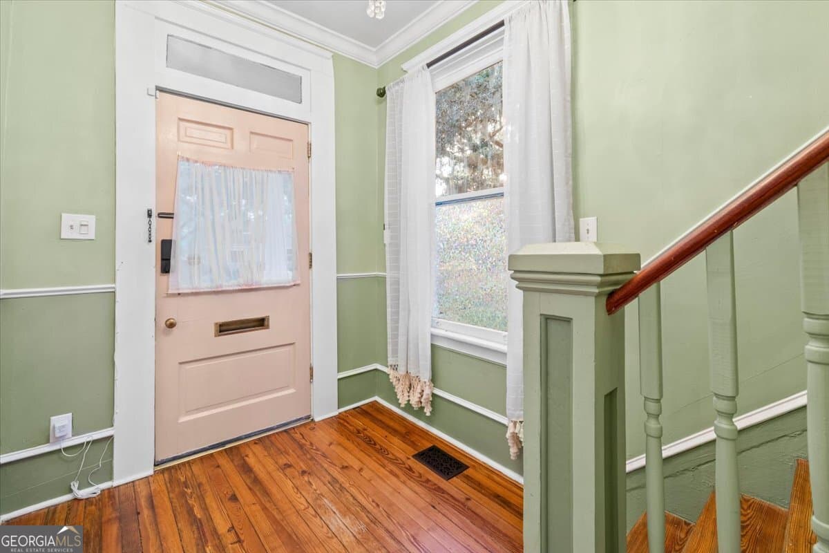 4 bedroom, 2 bathroom, 1,700 sq ft single family residence for sale at 712 E 37th Street, Savannah, GA 31401 — photo 6
