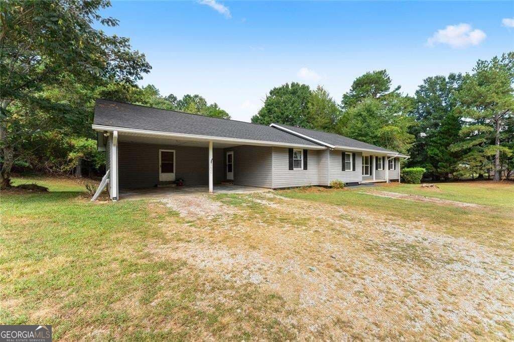 4 bedroom, 1.5 bathroom, 1,863 sq ft single family residence for sale at 5626 Cool Springs Road, Gainesville, GA 30506 — photo 5
