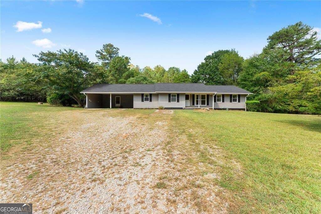 4 bedroom, 1.5 bathroom, 1,863 sq ft single family residence for sale at 5626 Cool Springs Road, Gainesville, GA 30506 — photo 4