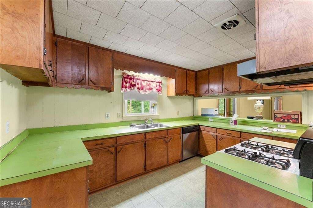 4 bedroom, 1.5 bathroom, 1,863 sq ft single family residence for sale at 5626 Cool Springs Road, Gainesville, GA 30506 — photo 8