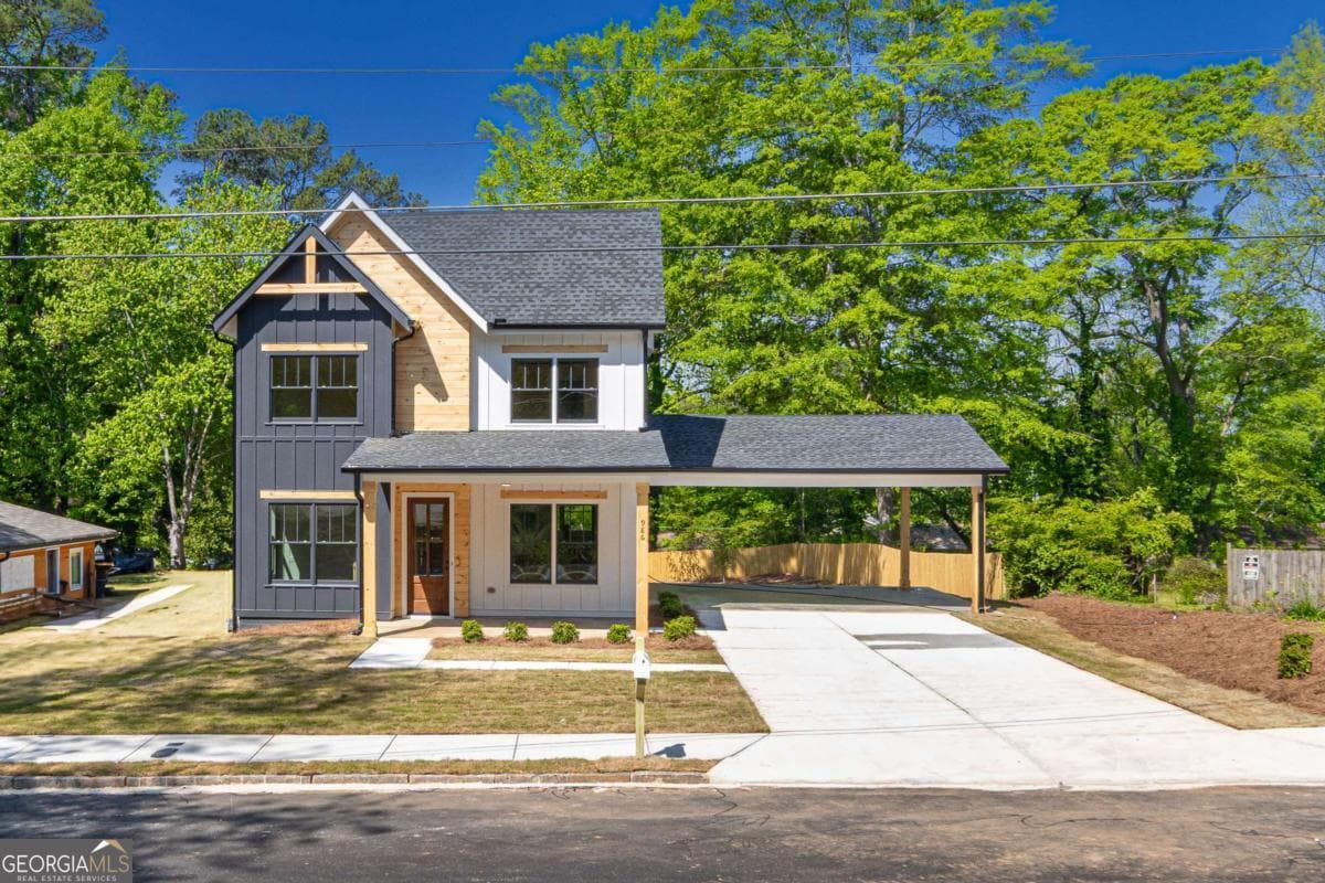 4 bedroom, 2.5 bathroom, 1,882 sq ft single family residence sold at 986 Pecan Street, Clarkston, GA 30021