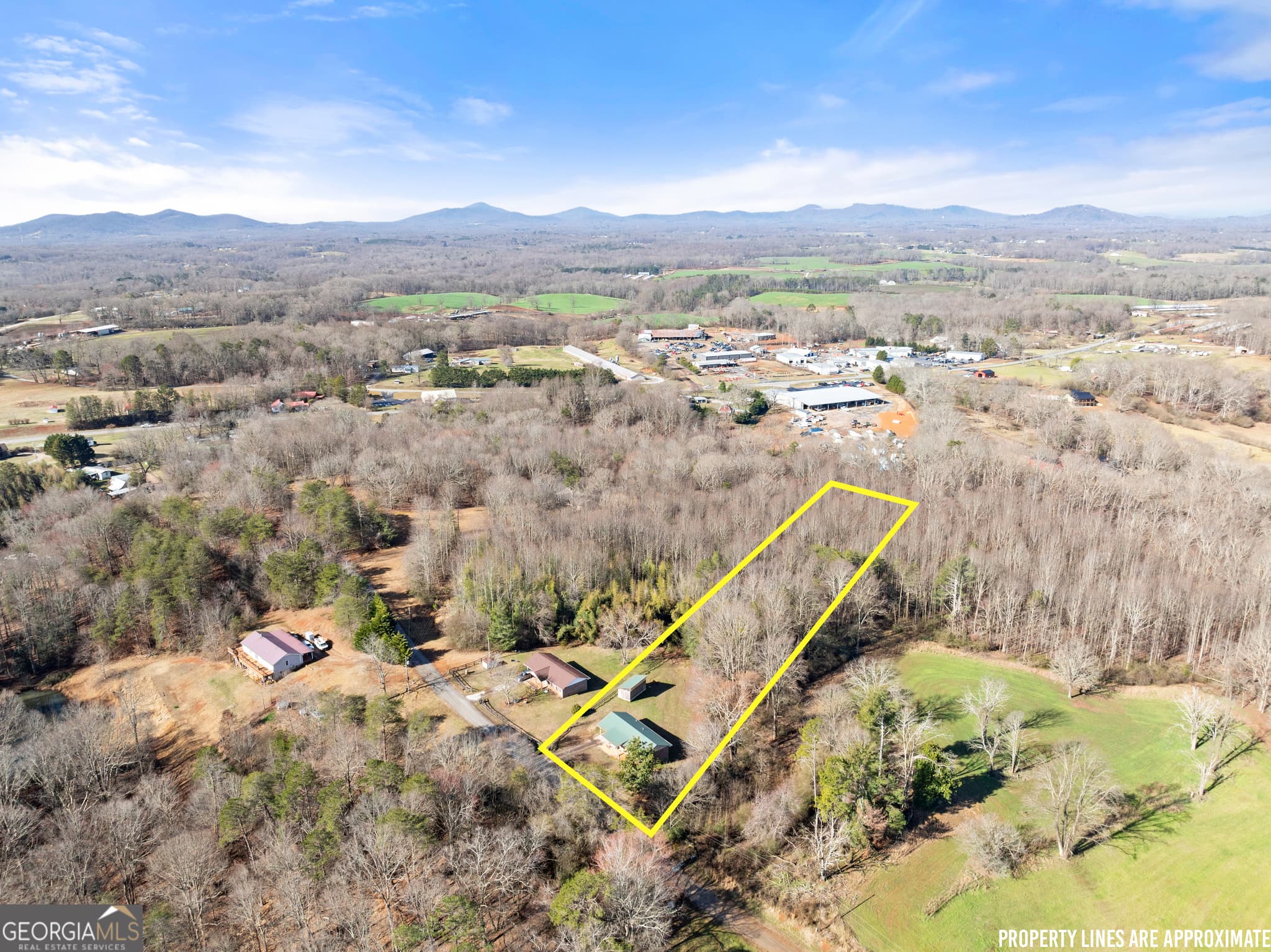 3 bedroom, 1 bathroom, 1,113 sq ft single family residence for sale at 431 Clover Leaf Road, Cleveland, GA 30528 — photo 3