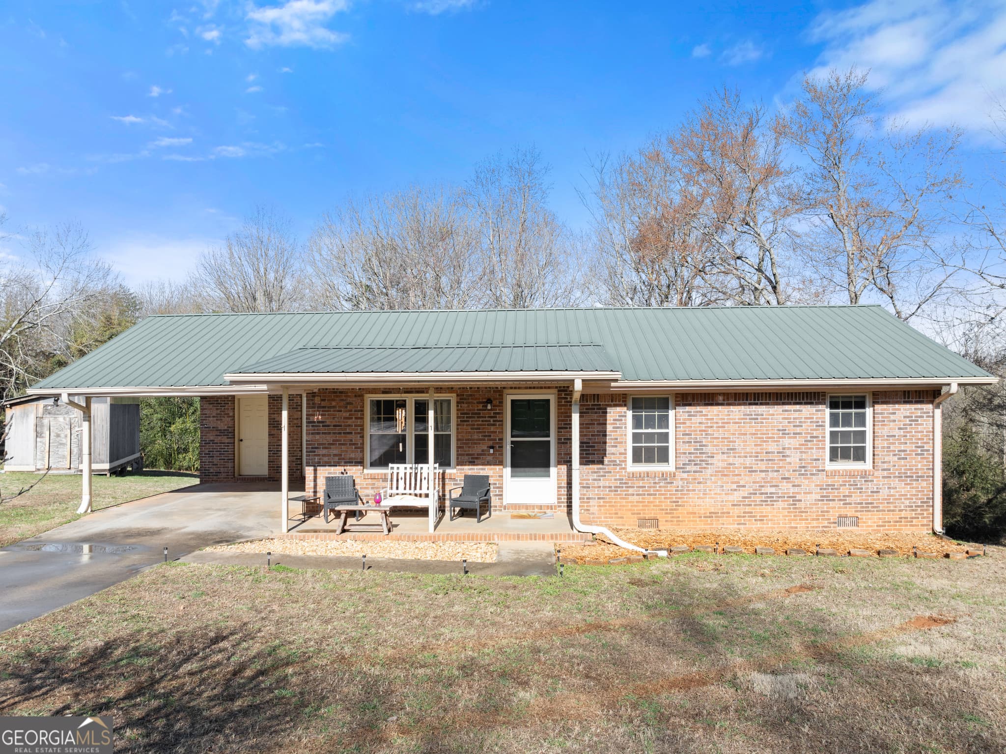 3 bedroom, 1 bathroom, 1,113 sq ft single family residence for sale at 431 Clover Leaf Road, Cleveland, GA 30528