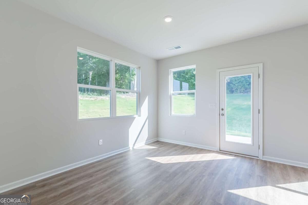 4 bedroom, 2.5 bathroom, 1,767 sq ft single family residence for sale at 1150 Earlywood Way, Monroe, GA 30655 — photo 9