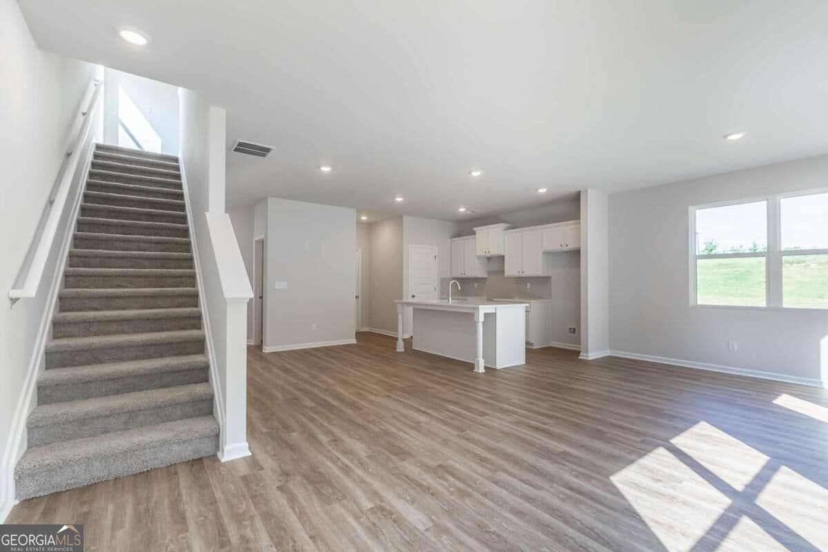 4 bedroom, 2.5 bathroom, 1,767 sq ft single family residence for sale at 1150 Earlywood Way, Monroe, GA 30655 — photo 8