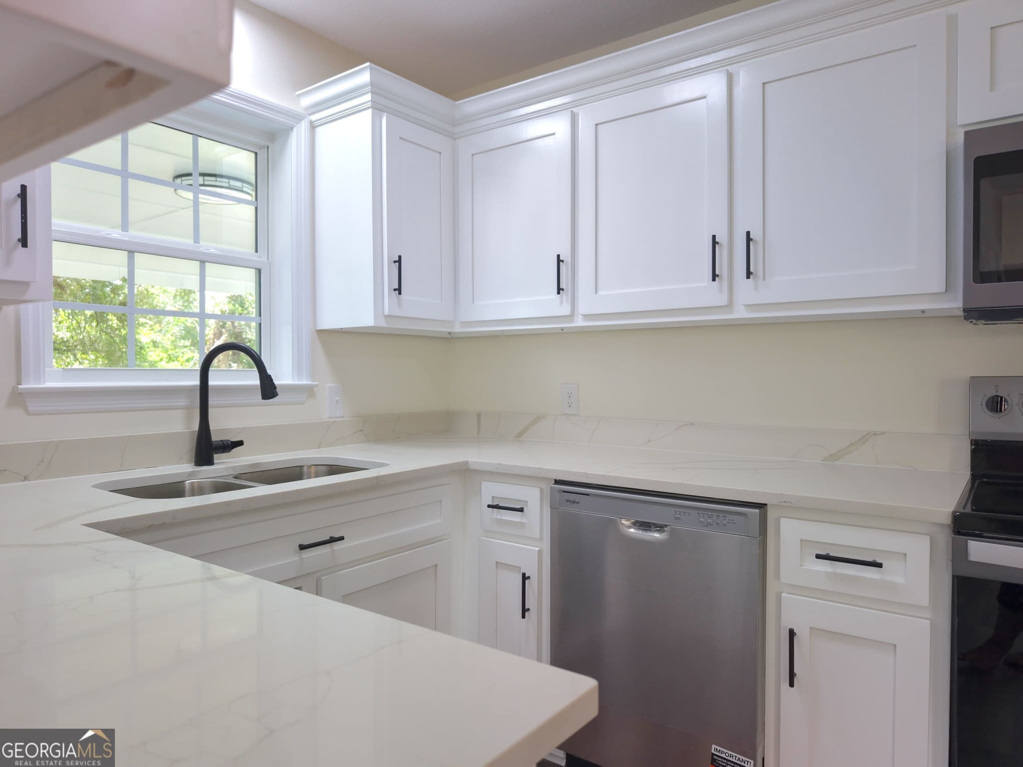 3 bedroom, 2 bathroom, 1,458 sq ft single family residence for sale at 3848 Hatch Parkway, Baxley, GA 31513 — photo 7