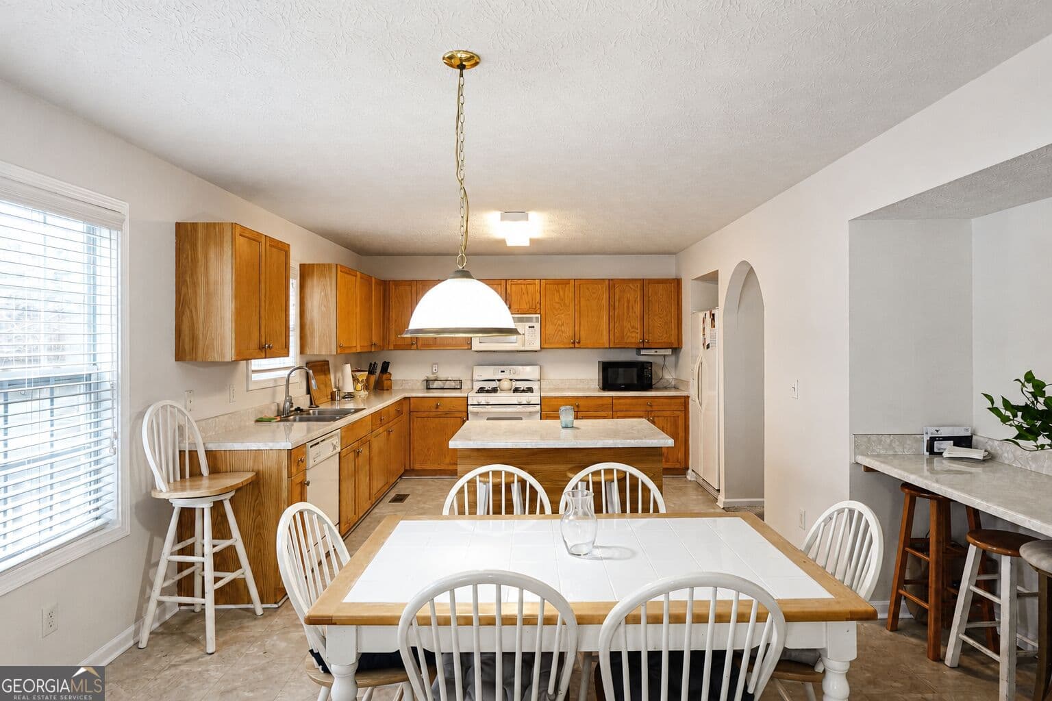 7 bedroom, 4.5 bathroom, 4,094 sq ft single family residence for sale at 334 Covington Drive, Hiram, GA 30141 — photo 5