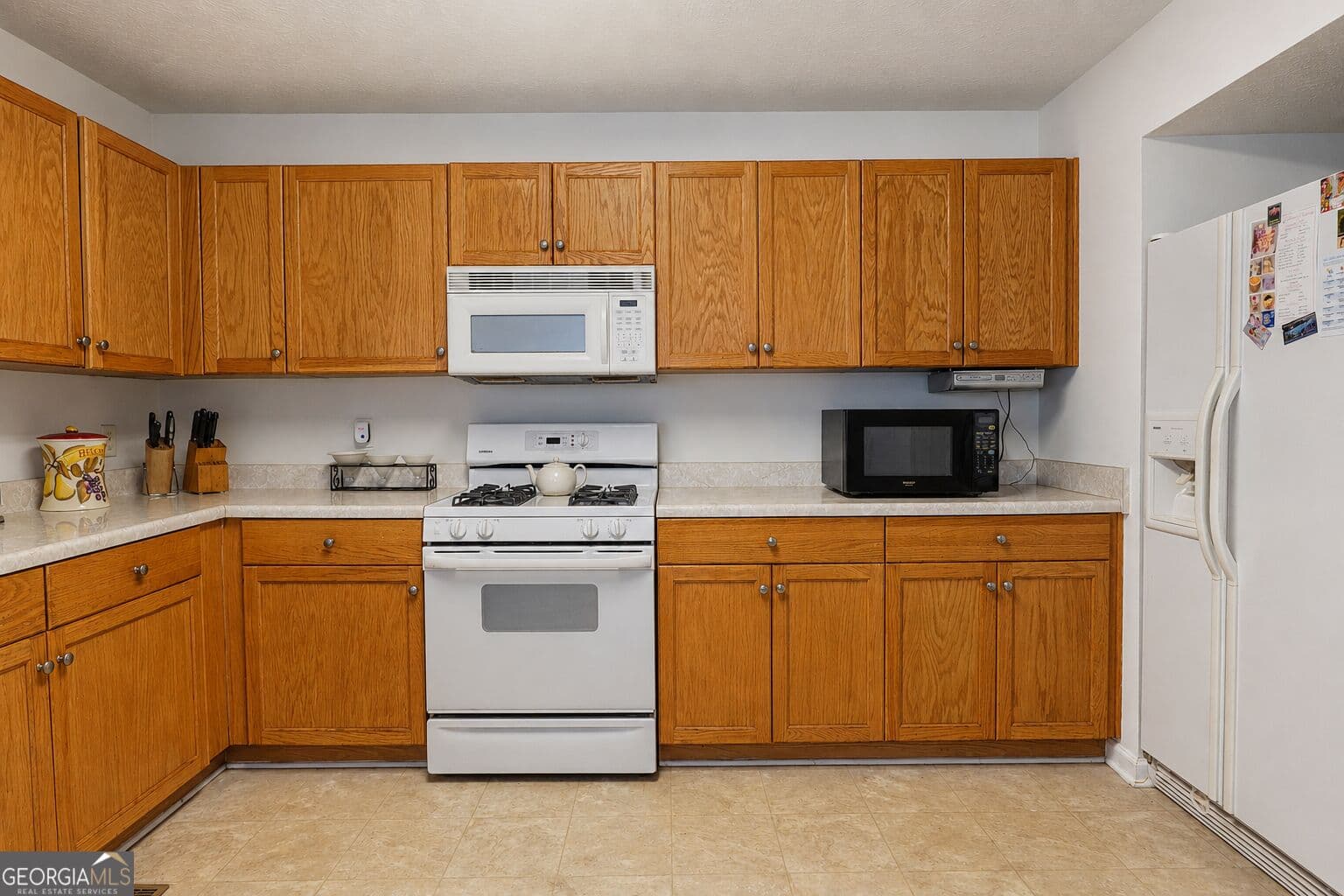 7 bedroom, 4.5 bathroom, 4,094 sq ft single family residence for sale at 334 Covington Drive, Hiram, GA 30141 — photo 4