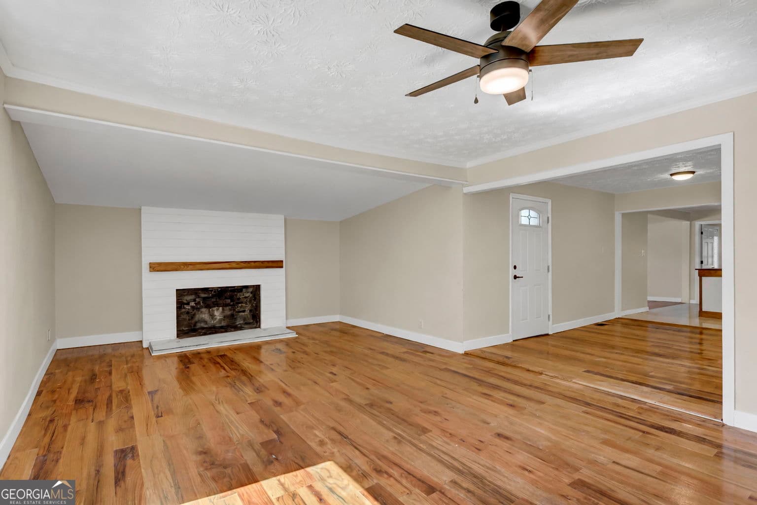 4 bedroom, 2 bathroom, 1,690 sq ft single family residence for sale at 575 Laurelwood Drive, Tyrone, GA 30290 — photo 5
