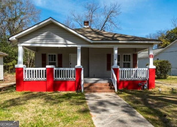 3 bedroom, 2 bathroom, 1,408 sq ft single family residence for sale at 863 Richmond Street, Macon, GA 31206