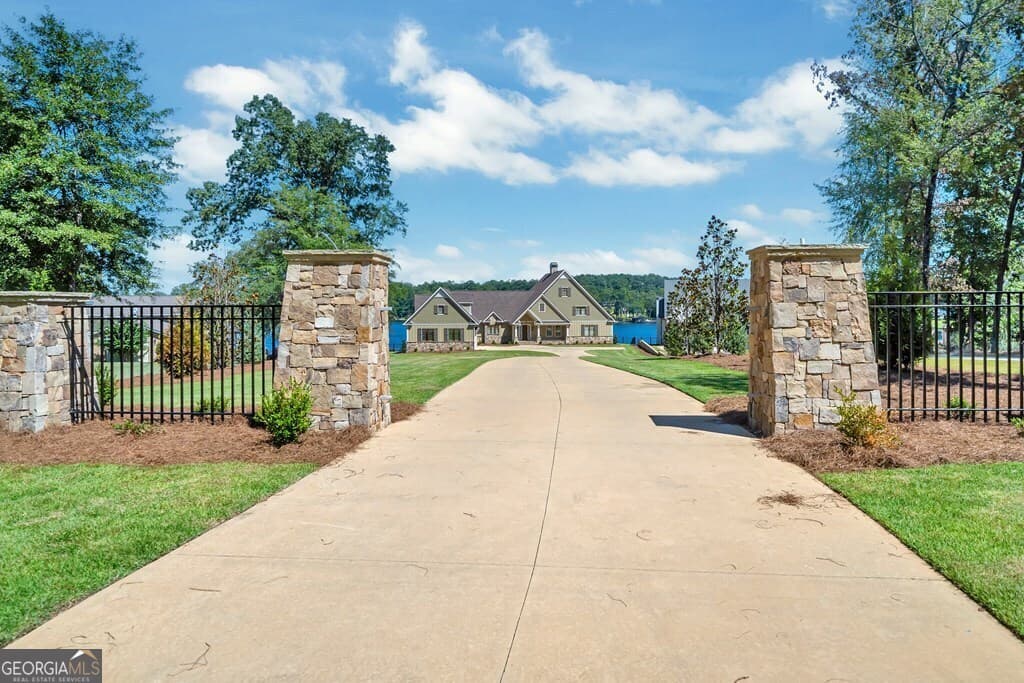 5 bedroom, 5.5 bathroom single family residence for sale at 205 Lakecrest Drive, Milledgeville, GA 31061 — photo 9