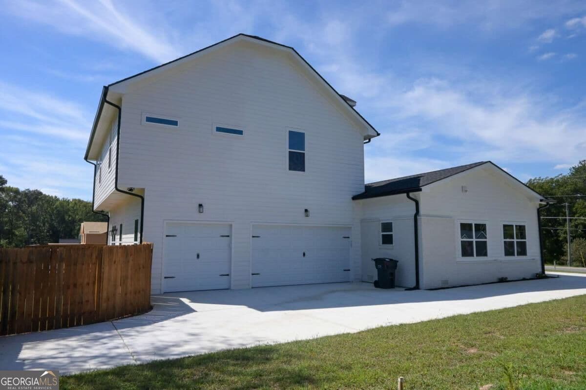4 bedroom, 3 bathroom, 3,186 sq ft single family residence for sale at 518 Hoke Okelly Mill Road, Loganville, GA 30052 — photo 5