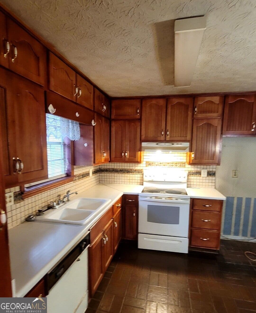4 bedroom, 2 bathroom, 1,948 sq ft single family residence for sale at 3565 Charlotte Drive, Rex, GA 30273 — photo 10
