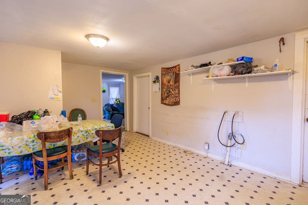3 bedroom, 1 bathroom, 768 sq ft single family residence for sale at 100 Daisy Circle, Canton, GA 30114 — photo 6