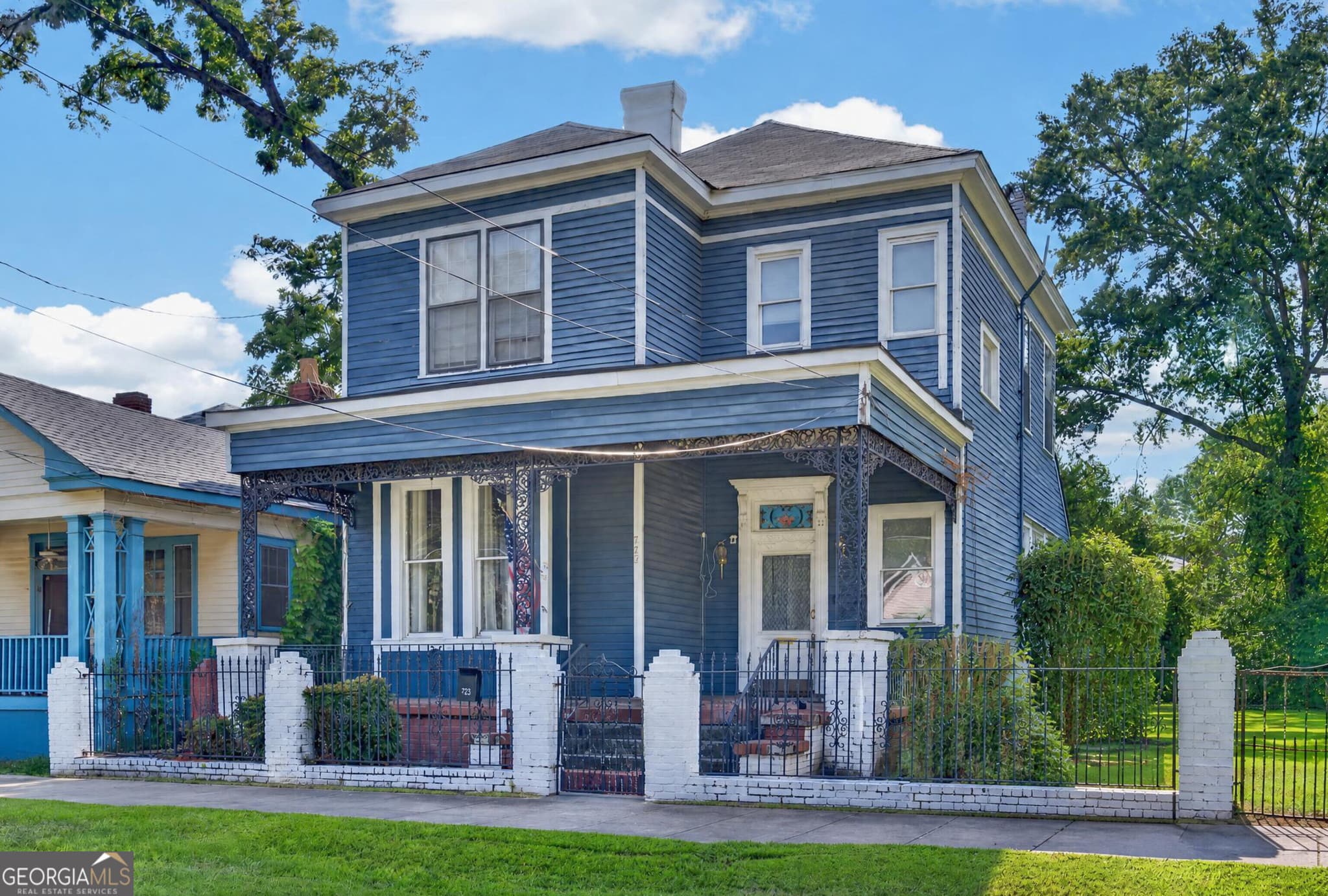 3 bedroom, 3.5 bathroom, 2,415 sq ft single family residence for sale at 723 2nd Avenue, Columbus, GA 31901 — photo 3