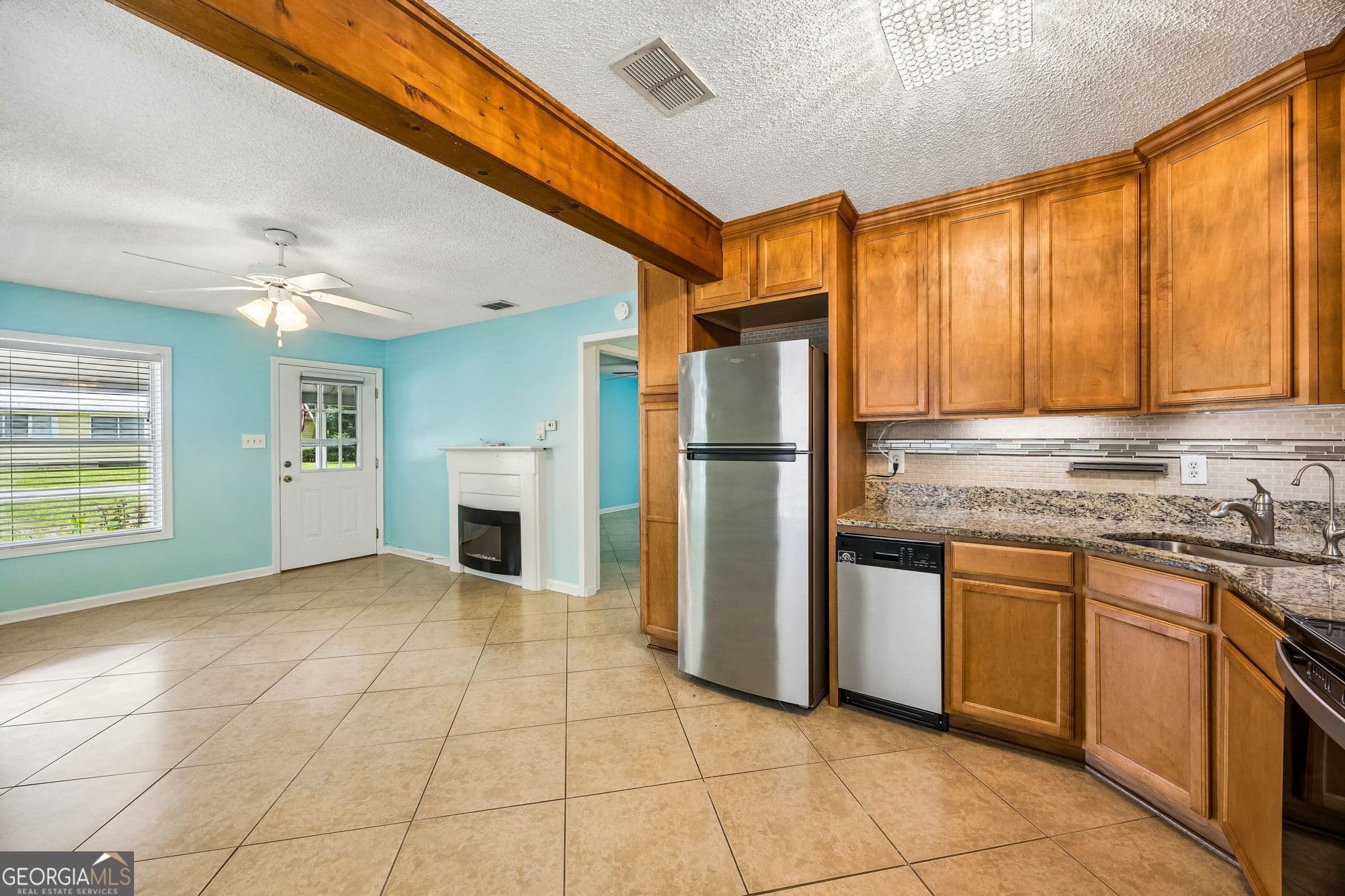 2 bedroom, 1 bathroom, 750 sq ft single family residence for sale at 322 N Satilla Street, Kingsland, GA 31548 — photo 9