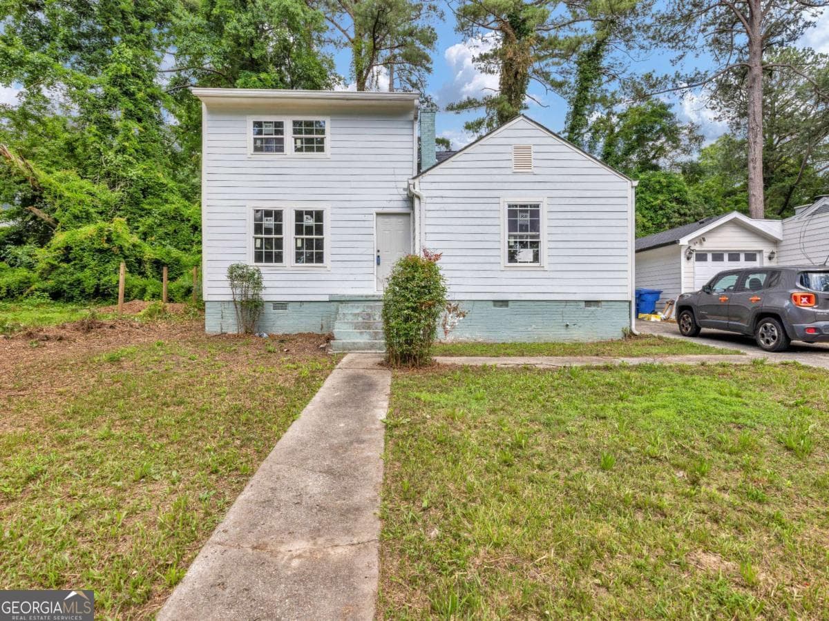 3 bedroom, 2.5 bathroom, 1,300 sq ft single family residence sold at 1220 Graymont Drive, Atlanta, GA 30310