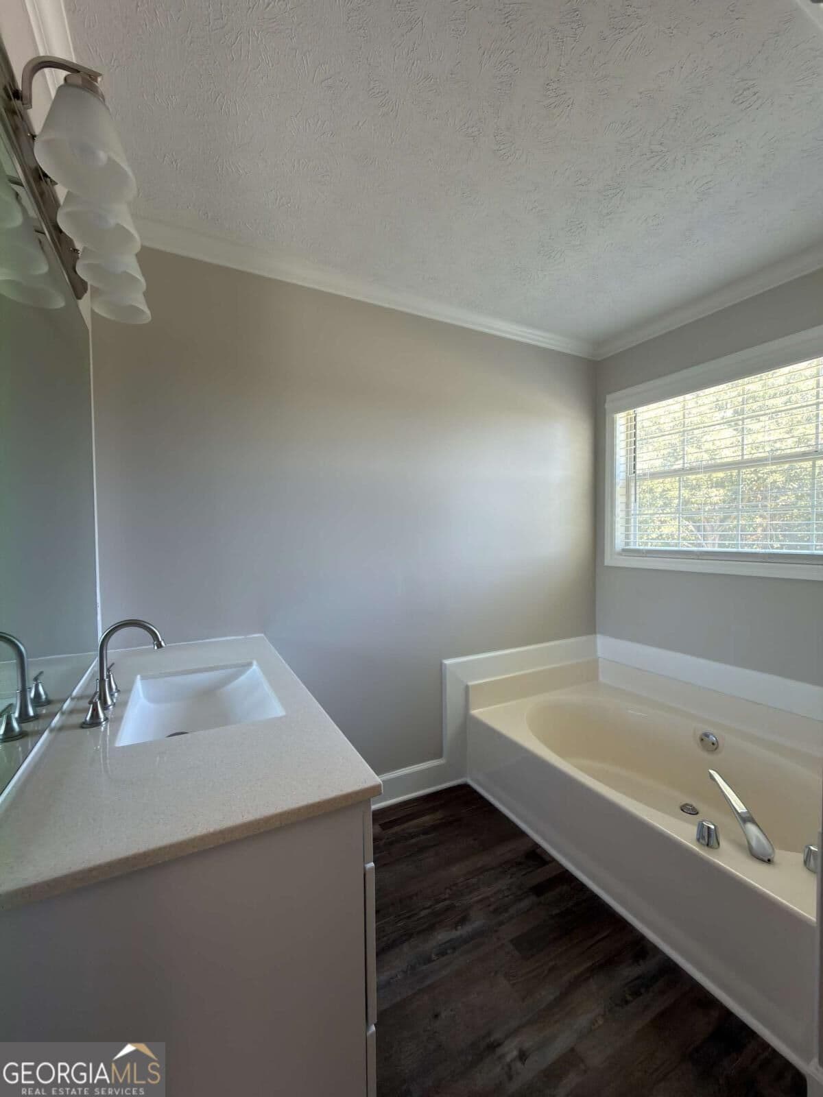 3 bedroom, 2 bathroom single family residence for rent at 252 Thorn Brook Circle, Bethlehem, GA 30620 for $2,000 a month — photo 9