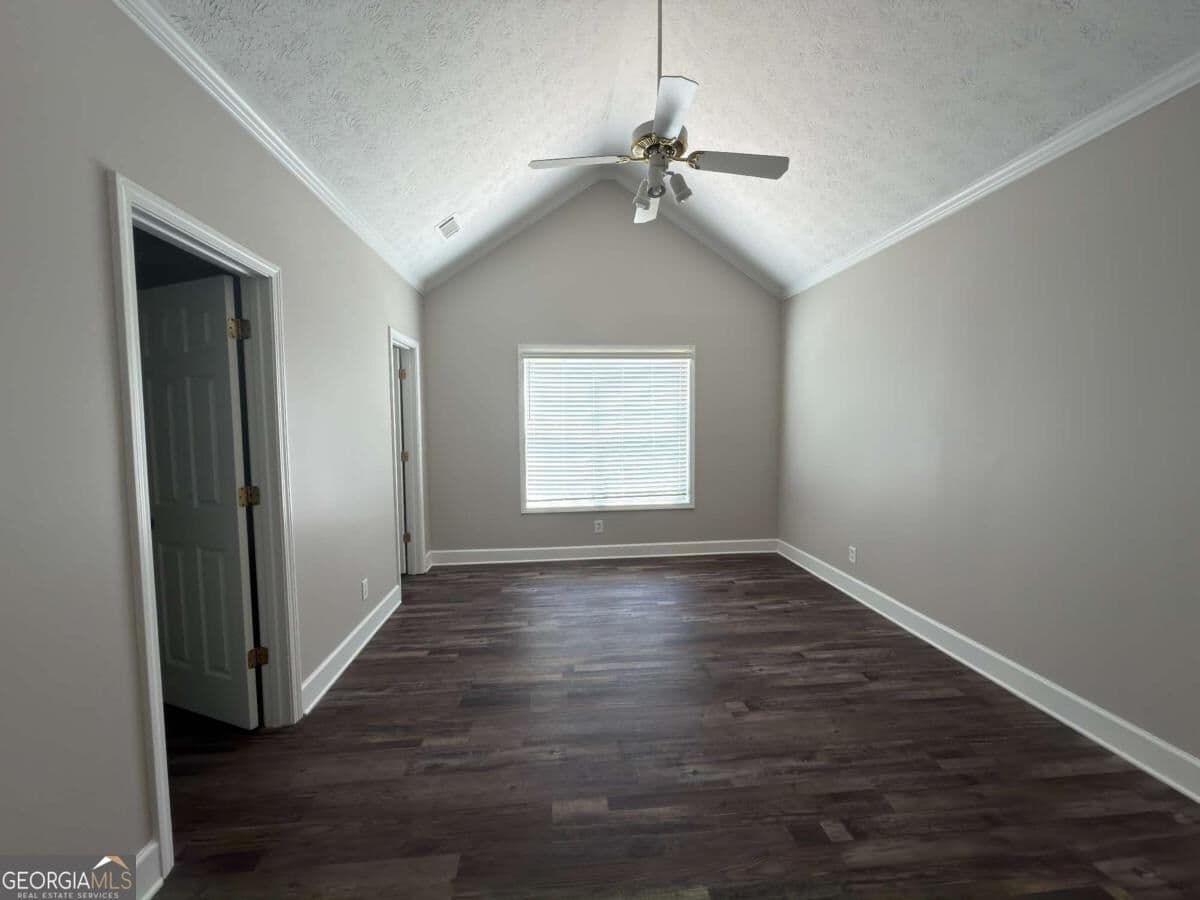 3 bedroom, 2 bathroom single family residence for rent at 252 Thorn Brook Circle, Bethlehem, GA 30620 for $2,000 a month — photo 10