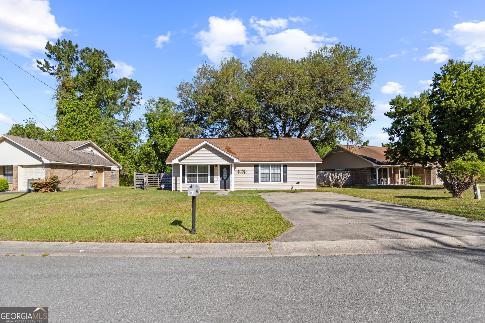 3 bedroom, 2 bathroom, 1,164 sq ft single family residence under contract at 662 Windhaven Drive, Hinesville, GA 31313 — photo 2