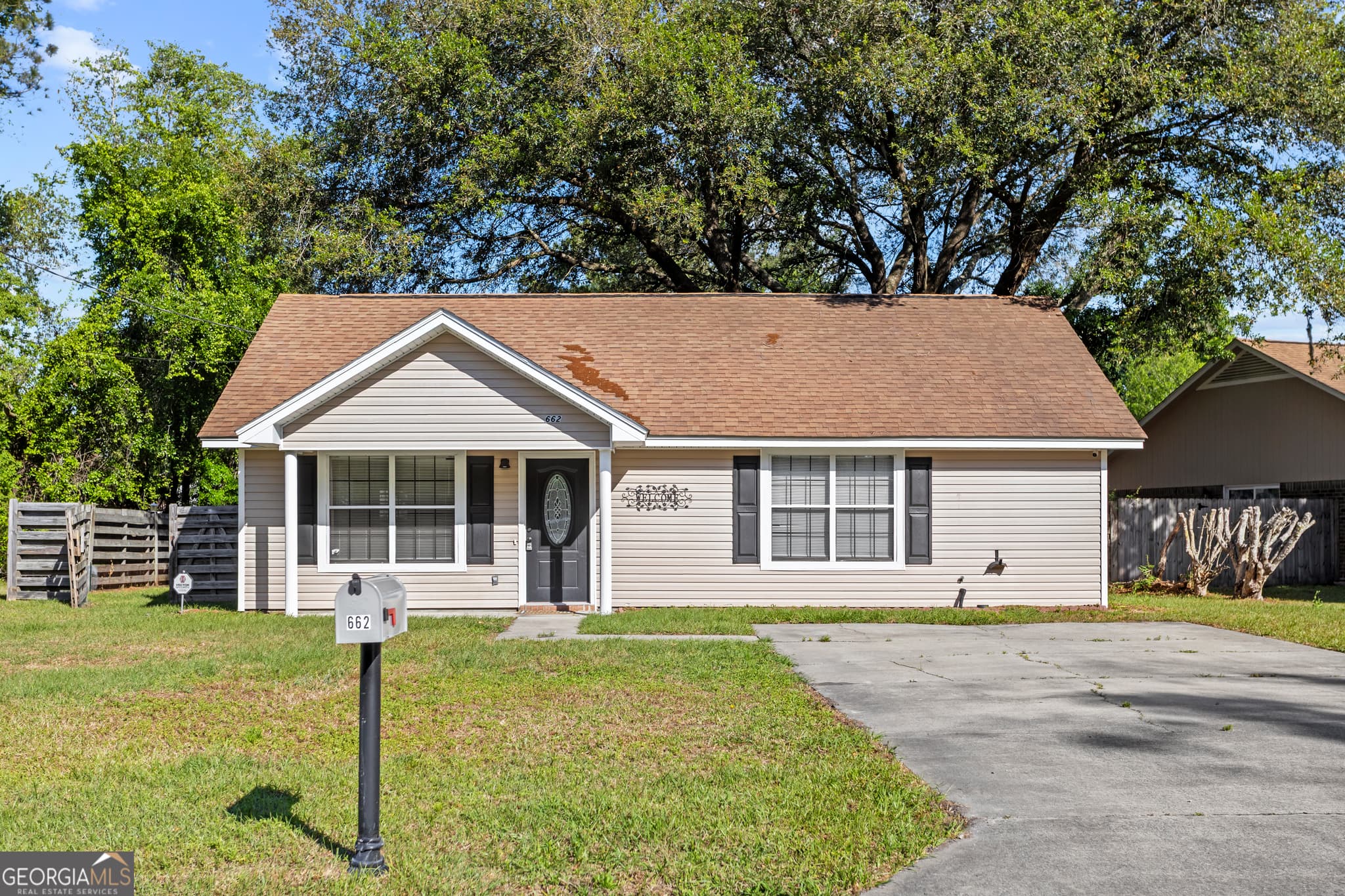 3 bedroom, 2 bathroom, 1,164 sq ft single family residence under contract at 662 Windhaven Drive, Hinesville, GA 31313