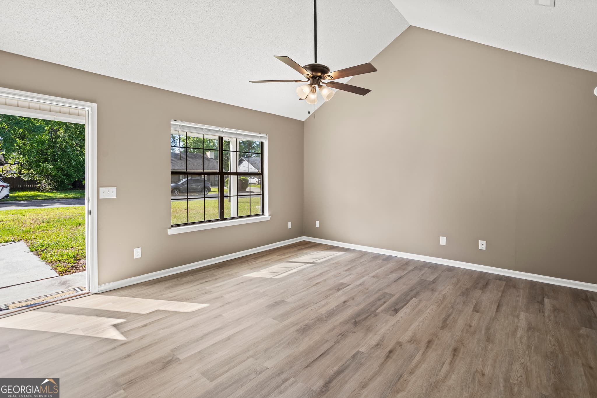 3 bedroom, 2 bathroom, 1,164 sq ft single family residence under contract at 662 Windhaven Drive, Hinesville, GA 31313 — photo 4