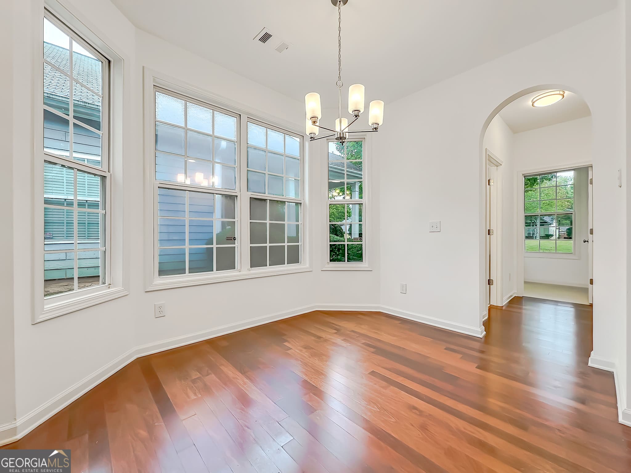 3 bedroom, 2.5 bathroom, 2,043 sq ft single family residence for sale at 6101 Park Close, Fairburn, GA 30213 — photo 6