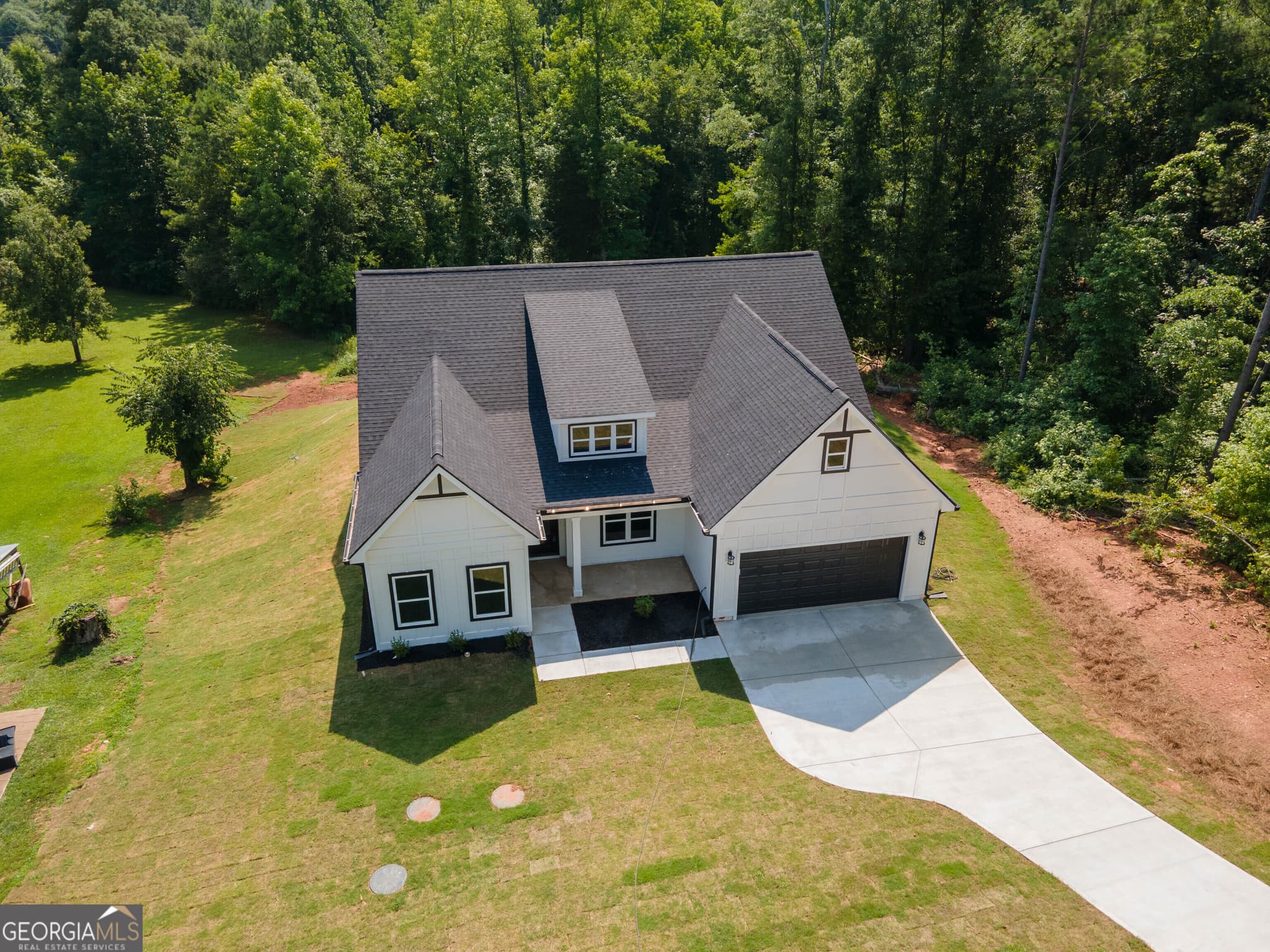 3 bedroom, 2 bathroom, 2,068 sq ft single family residence for sale at 186 Connally Place, Griffin, GA 30223 — photo 1 of 44