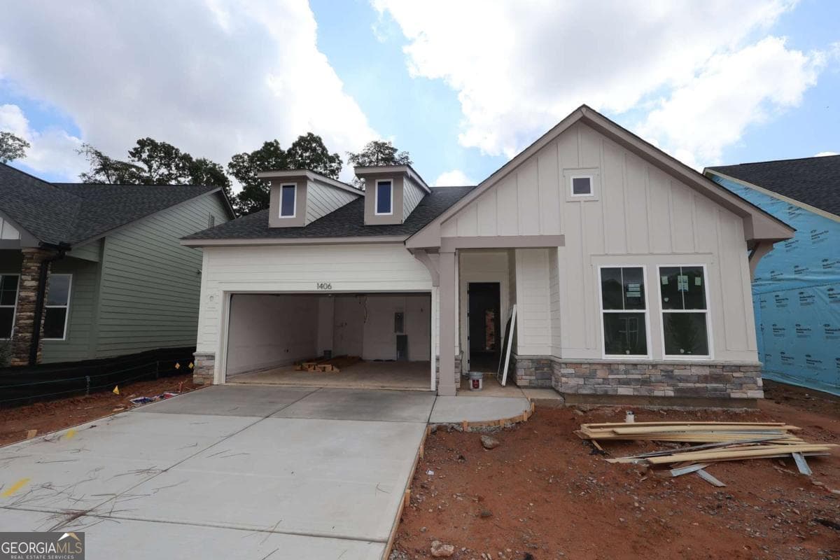 3 bedroom, 2 bathroom, 1,893 sq ft single family residence for sale at 1406 Autumn Lake Drive, Gainesville, GA 30504 — photo 1 of 13