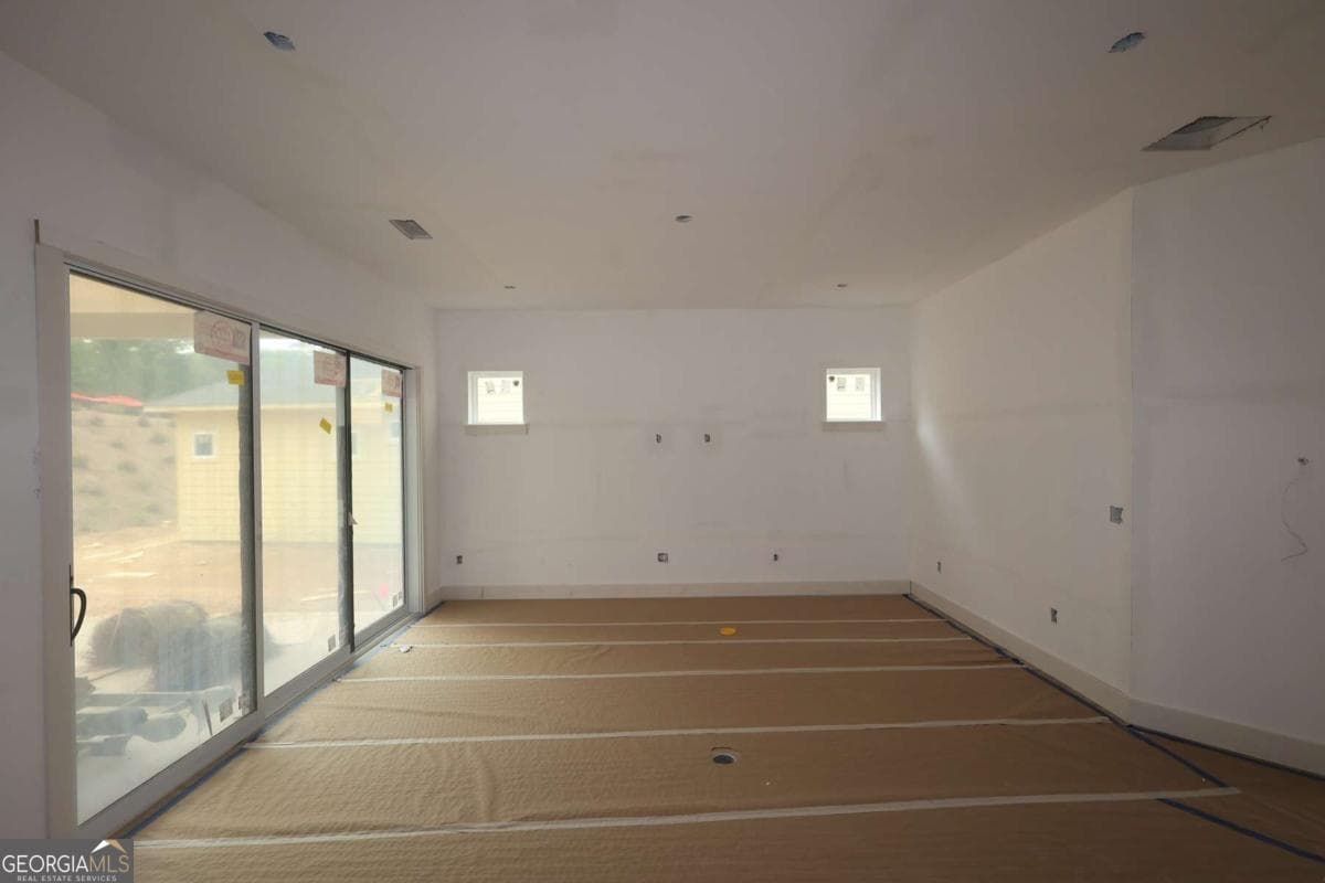 3 bedroom, 2 bathroom, 1,893 sq ft single family residence for sale at 1406 Autumn Lake Drive, Gainesville, GA 30504 — photo 10