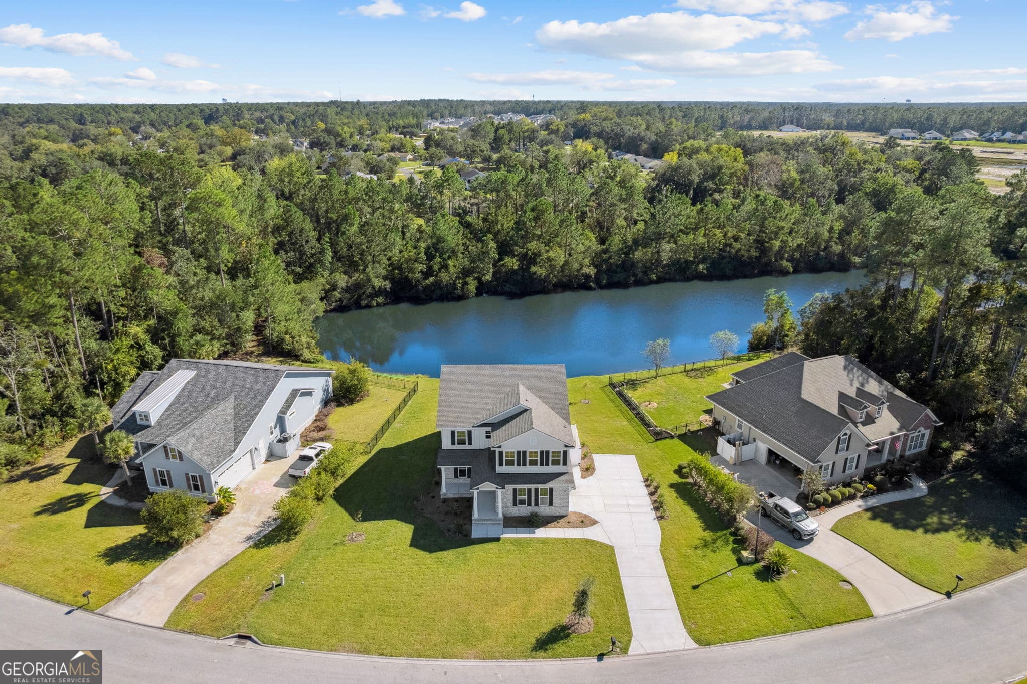 5 bedroom, 3 bathroom, 2,956 sq ft single family residence for sale at 122 Tidal Marsh Way, St. Marys, GA 31558 — photo 2