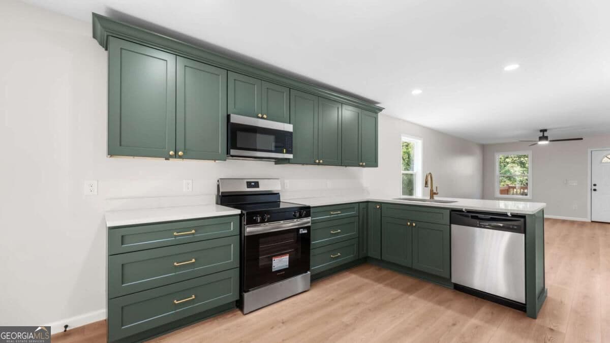 4 bedroom, 2 bathroom, 1,409 sq ft single family residence for sale at 30 East Drive, Rome, GA 30165 — photo 6