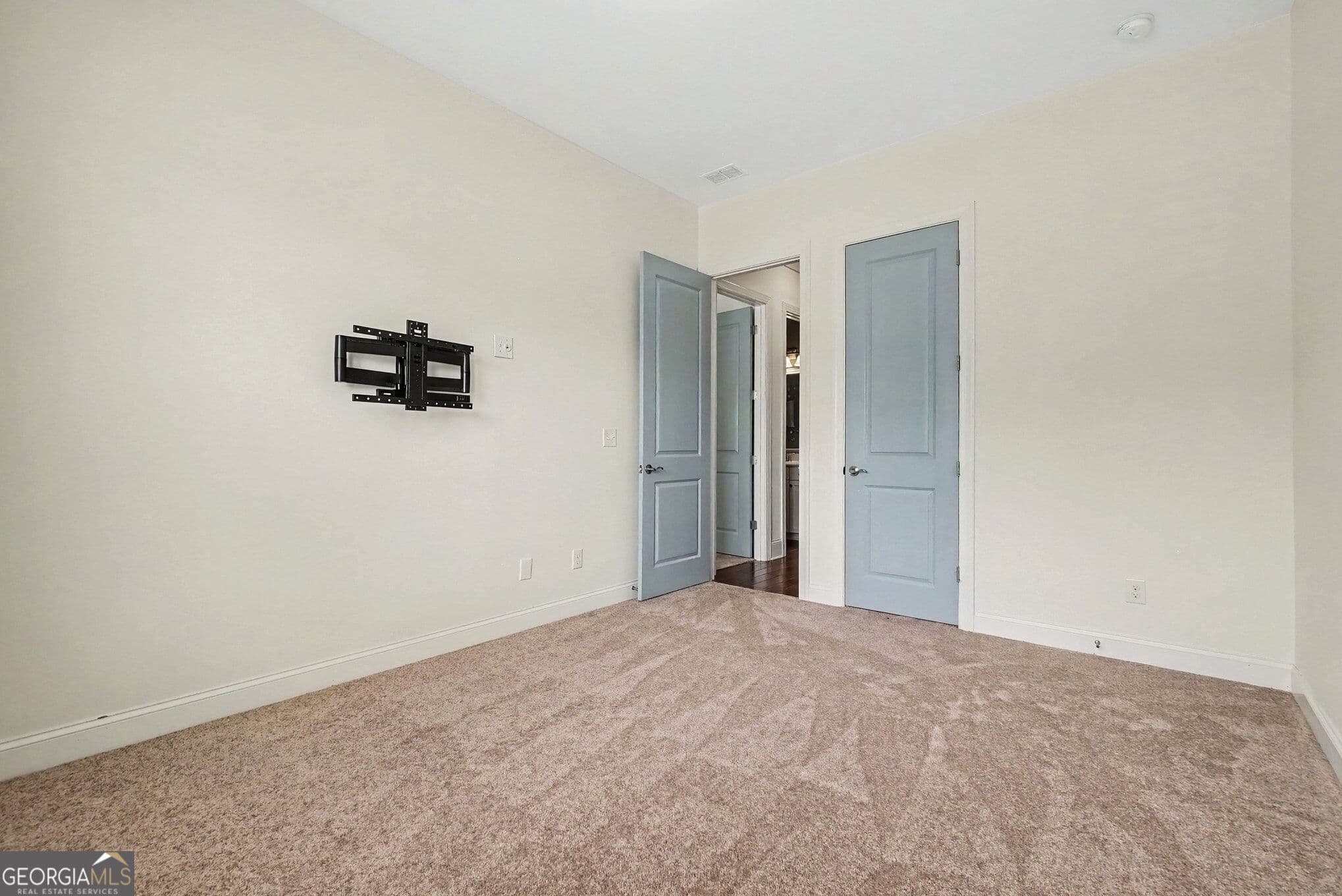 3 bedroom, 2.5 bathroom, 2,688 sq ft single family residence for sale at 105 Sheridan Drive, Woodstock, GA 30189 — photo 10