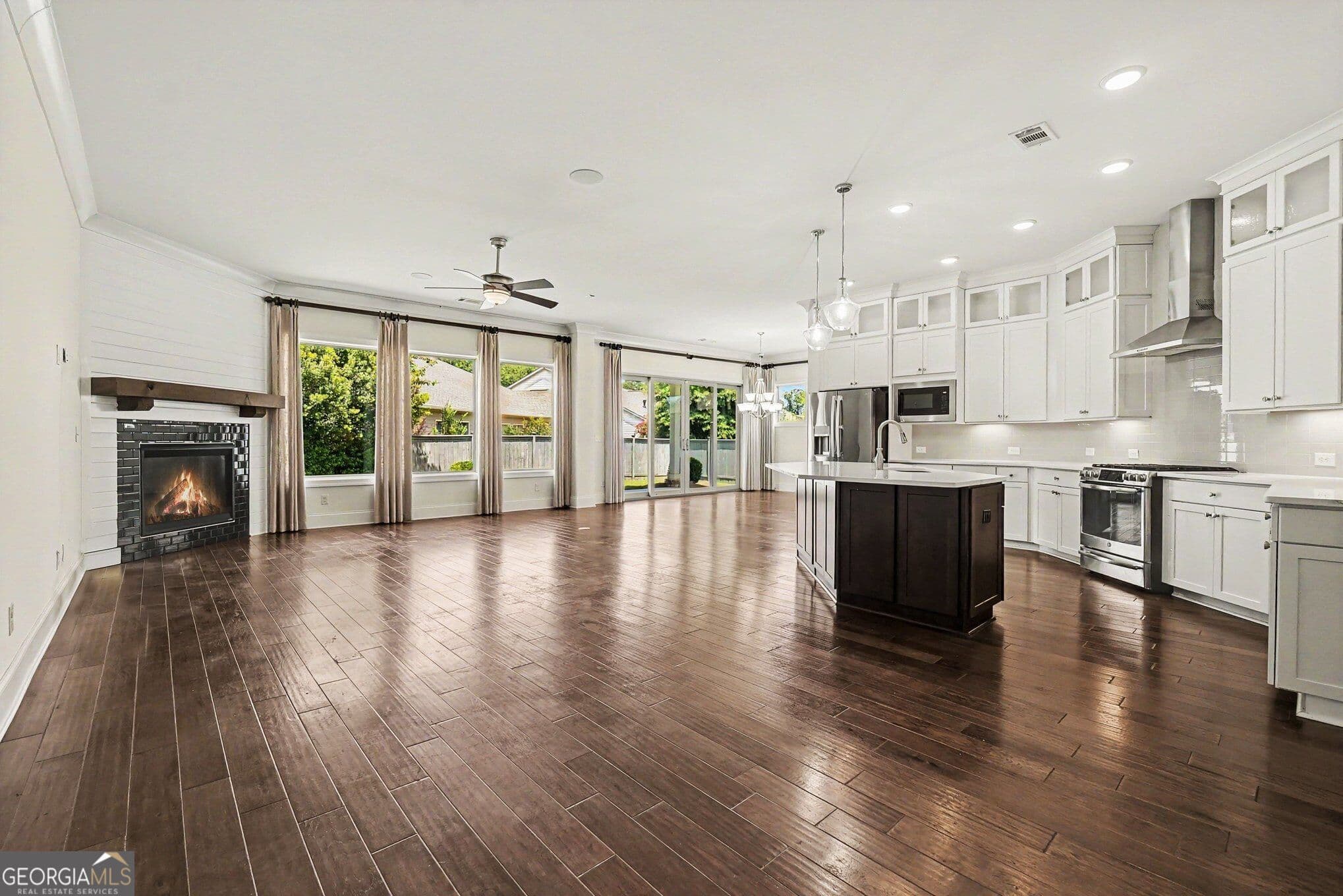 3 bedroom, 2.5 bathroom, 2,688 sq ft single family residence for sale at 105 Sheridan Drive, Woodstock, GA 30189 — photo 4