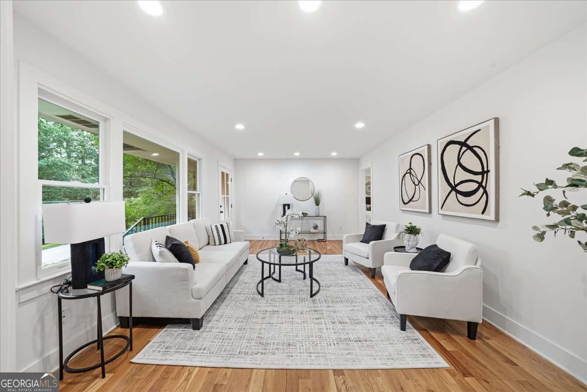 3 bedroom, 2 bathroom, 1,526 sq ft single family residence for sale at 1875 Ravenwood Way, Atlanta, GA 30329 — photo 6
