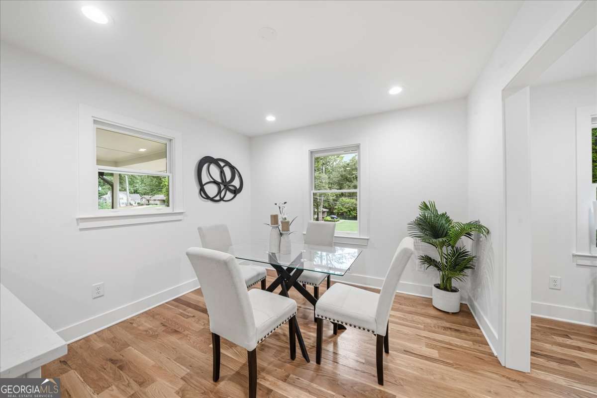 3 bedroom, 2 bathroom, 1,526 sq ft single family residence for sale at 1875 Ravenwood Way, Atlanta, GA 30329 — photo 7