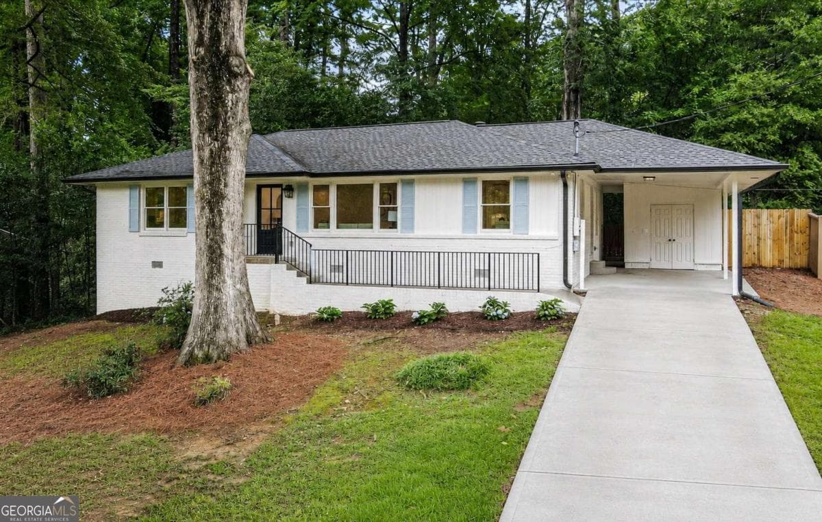 3 bedroom, 2 bathroom, 1,526 sq ft single family residence for sale at 1875 Ravenwood Way, Atlanta, GA 30329 — photo 1 of 24