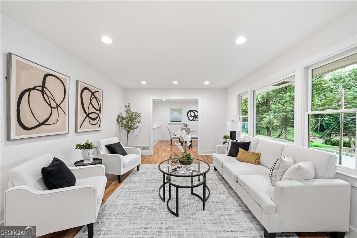 3 bedroom, 2 bathroom, 1,526 sq ft single family residence for sale at 1875 Ravenwood Way, Atlanta, GA 30329 — photo 5