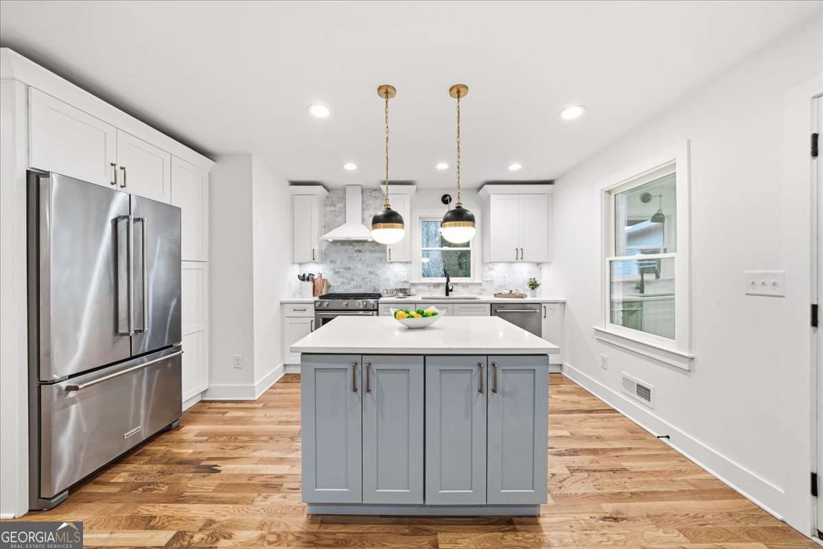 3 bedroom, 2 bathroom, 1,526 sq ft single family residence for sale at 1875 Ravenwood Way, Atlanta, GA 30329 — photo 9