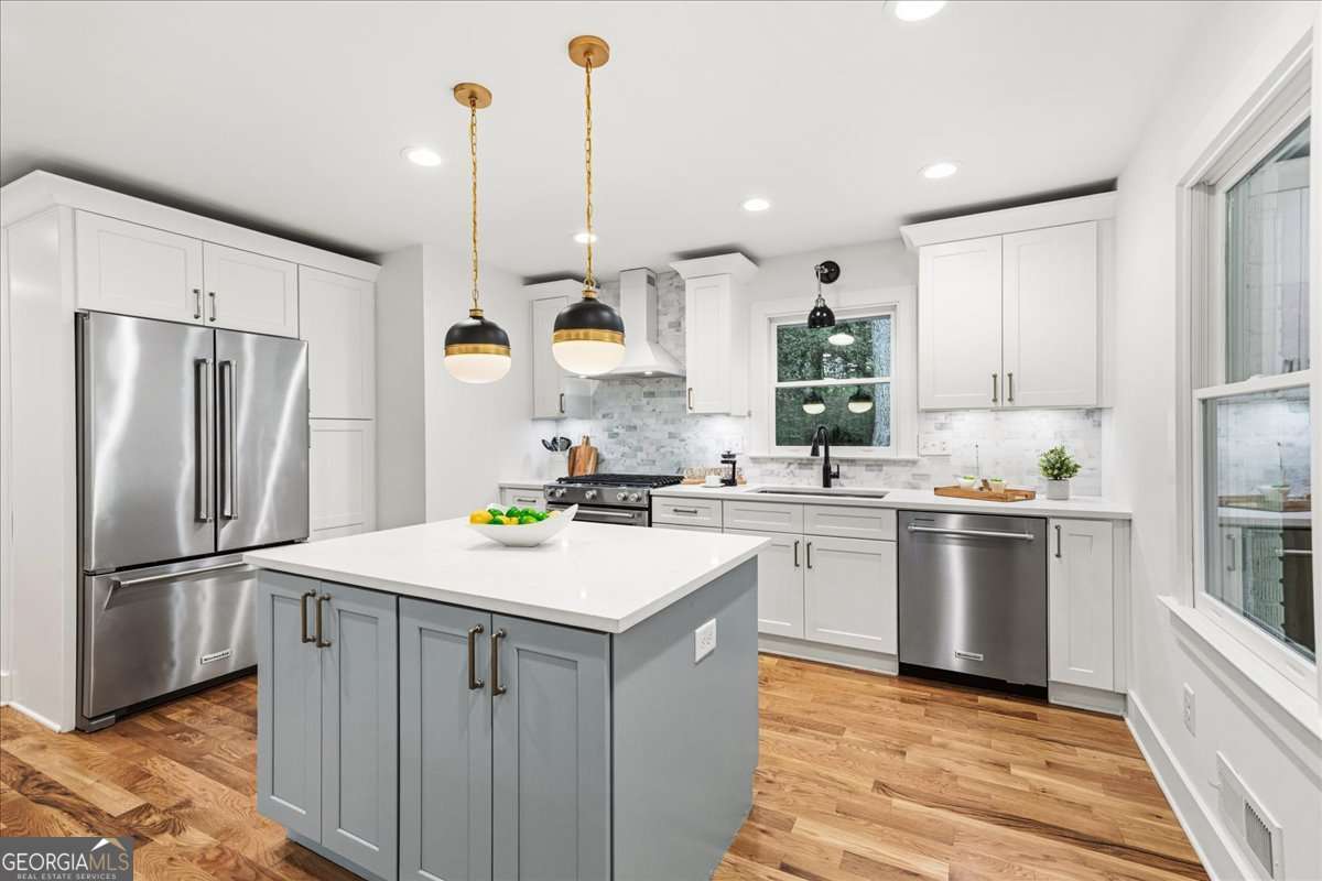3 bedroom, 2 bathroom, 1,526 sq ft single family residence for sale at 1875 Ravenwood Way, Atlanta, GA 30329 — photo 10