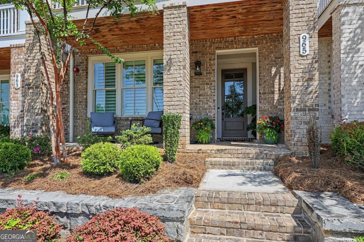 3 bedroom, 3.5 bathroom, 2,624 sq ft townhouse for sale at 965 South On Main, Woodstock, GA 30188 — photo 1 of 54