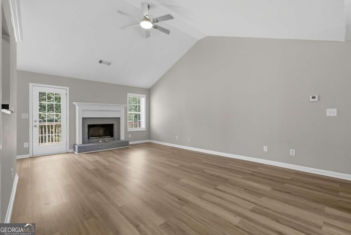 5 bedroom, 2.5 bathroom, 2,639 sq ft single family residence for sale at 2323 Crimson Creek Lane, Snellville, GA 30078 — photo 6