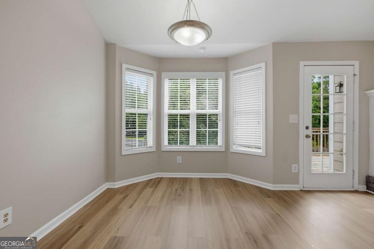 5 bedroom, 2.5 bathroom, 2,639 sq ft single family residence for sale at 2323 Crimson Creek Lane, Snellville, GA 30078 — photo 10