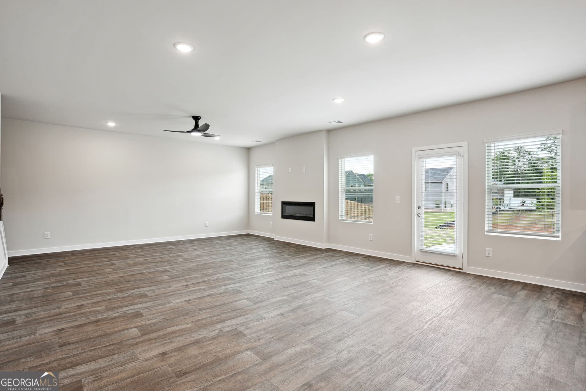 4 bedroom, 2.5 bathroom, 2,700 sq ft single family residence for sale at 364 Jarrett Street, Fairburn, GA 30213 — photo 4