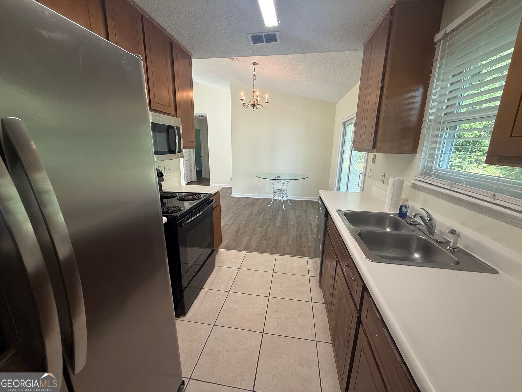 3 bedroom, 2 bathroom, 1,224 sq ft single family residence for sale at 404 Potomac Court, St. Marys, GA 31558 — photo 7