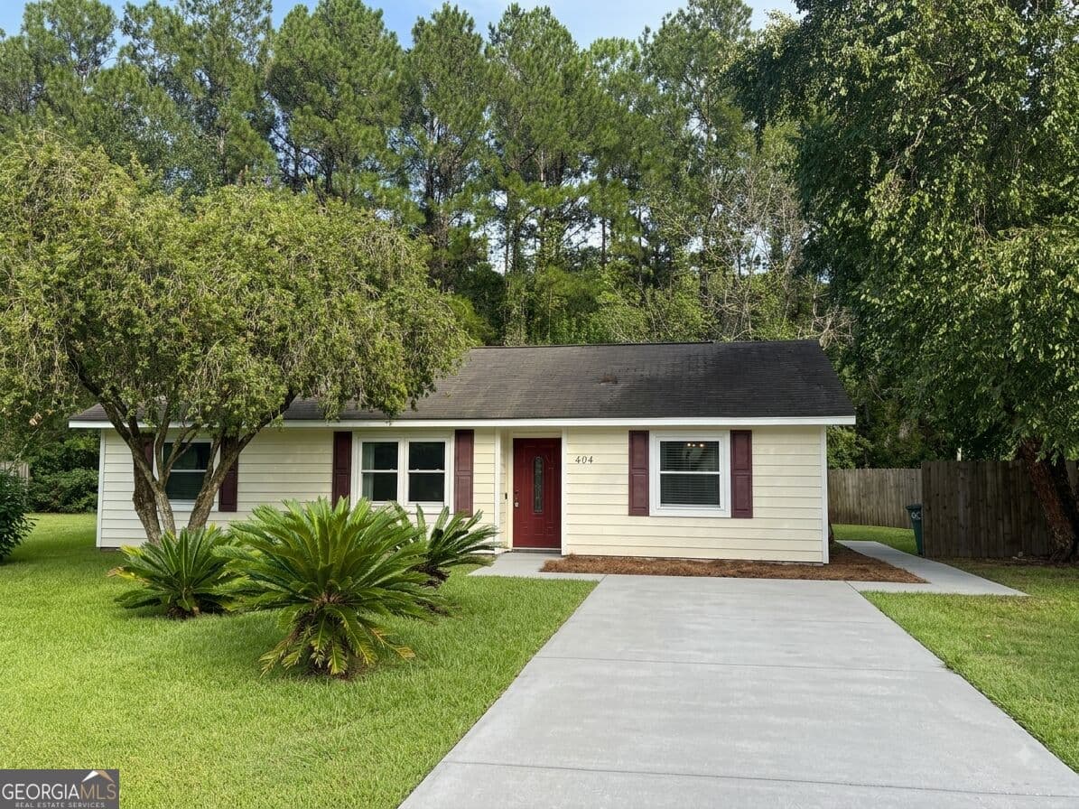 3 bedroom, 2 bathroom, 1,224 sq ft single family residence for sale at 404 Potomac Court, St. Marys, GA 31558 — photo 1 of 16
