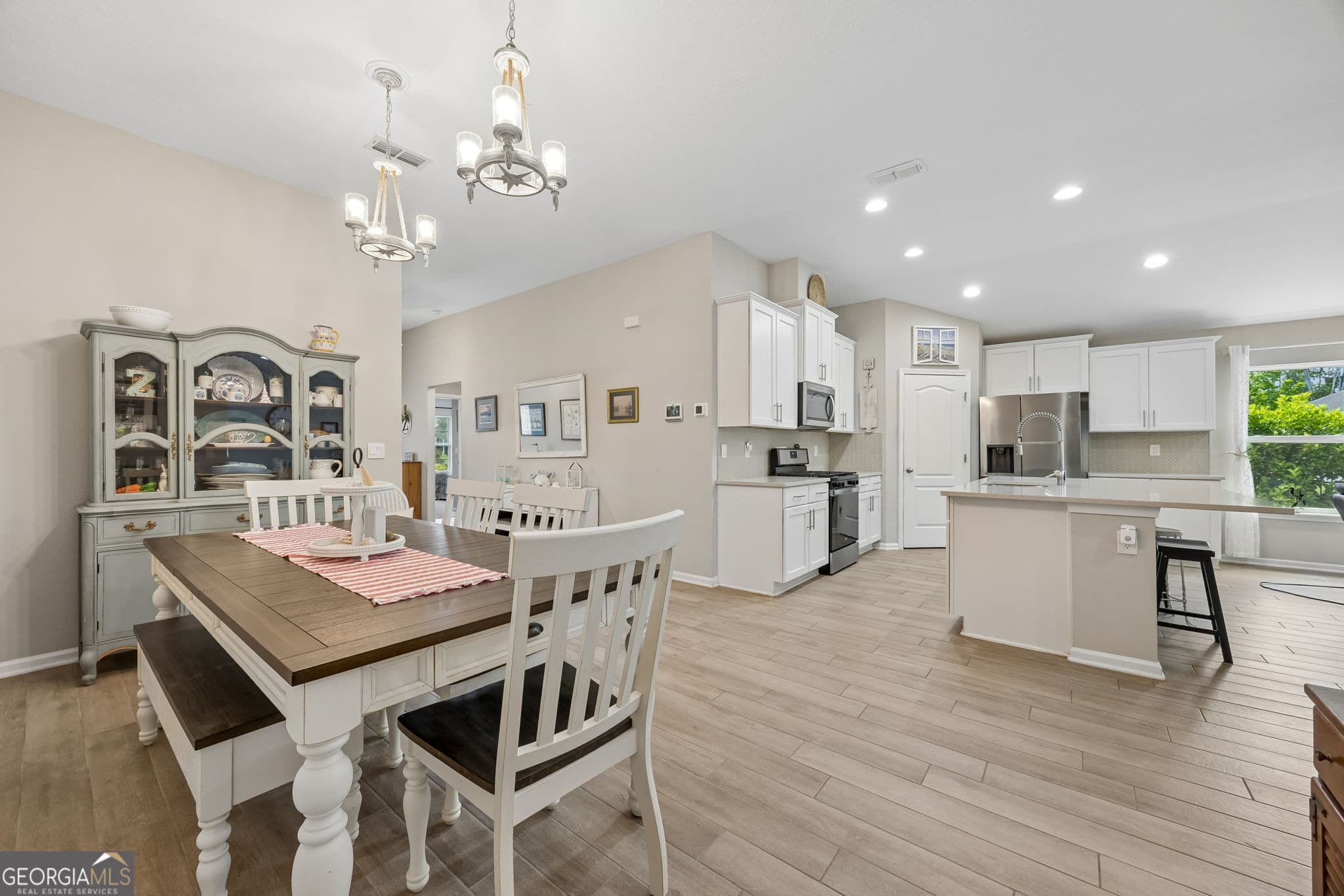 4 bedroom, 3 bathroom, 2,278 sq ft single family residence under contract at 203 Chinquapin Drive, St. Marys, GA 31558 — photo 10