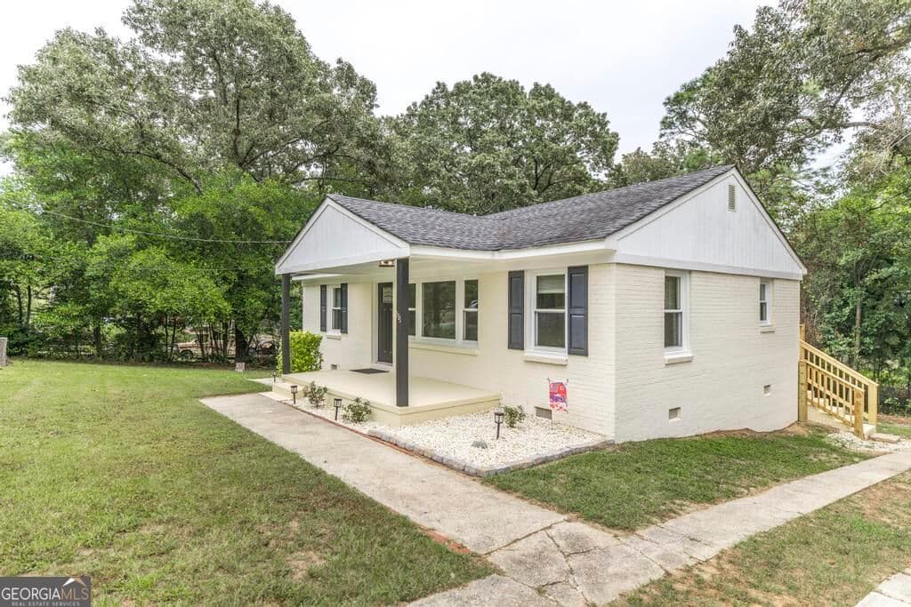 3 bedroom, 1 bathroom, 988 sq ft single family residence for sale at 111 Benton Avenue, Warner Robins, GA 31088 — photo 7